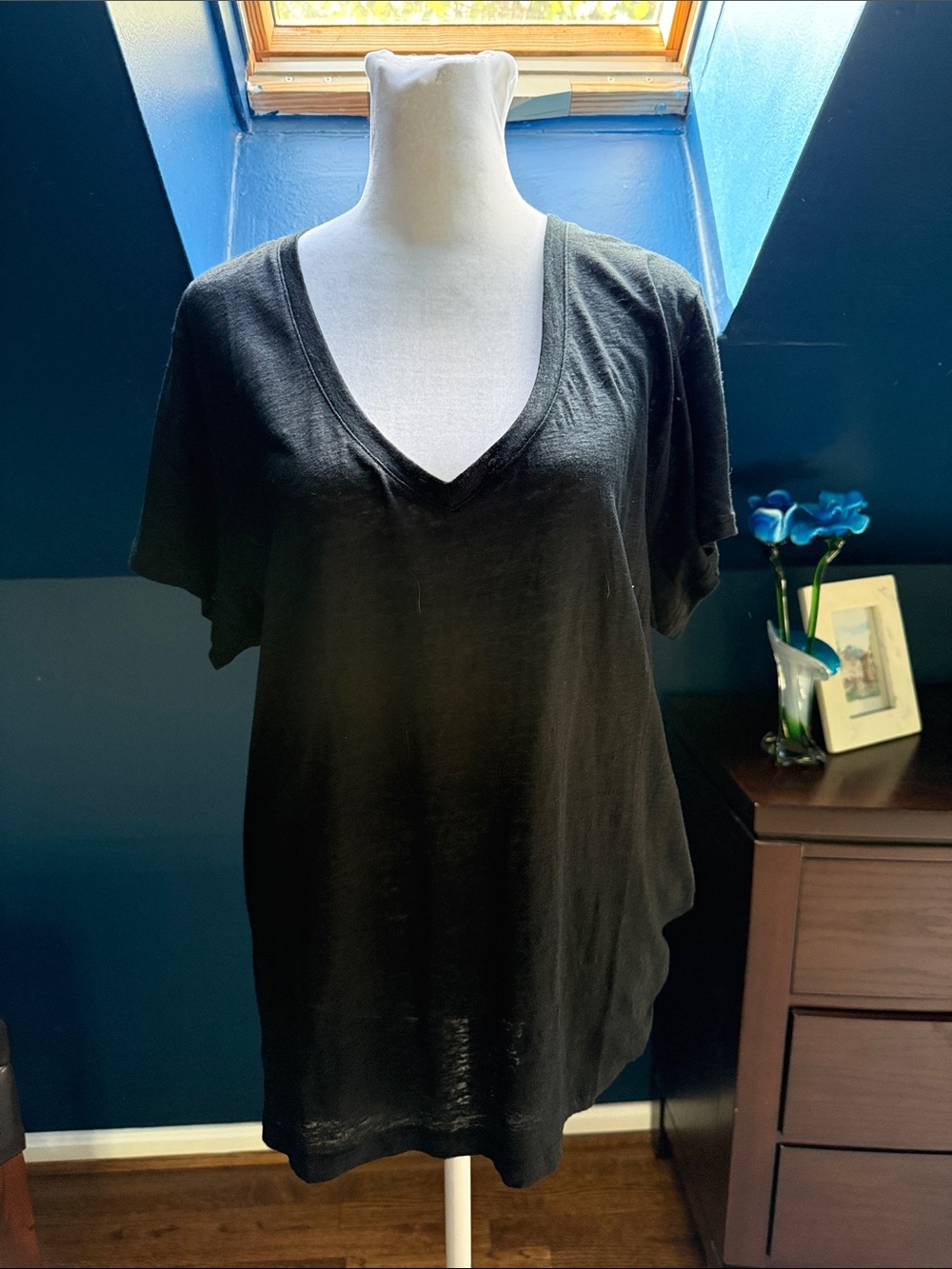 100% Linen GAP Black V-Neck Short Sleeve Tee